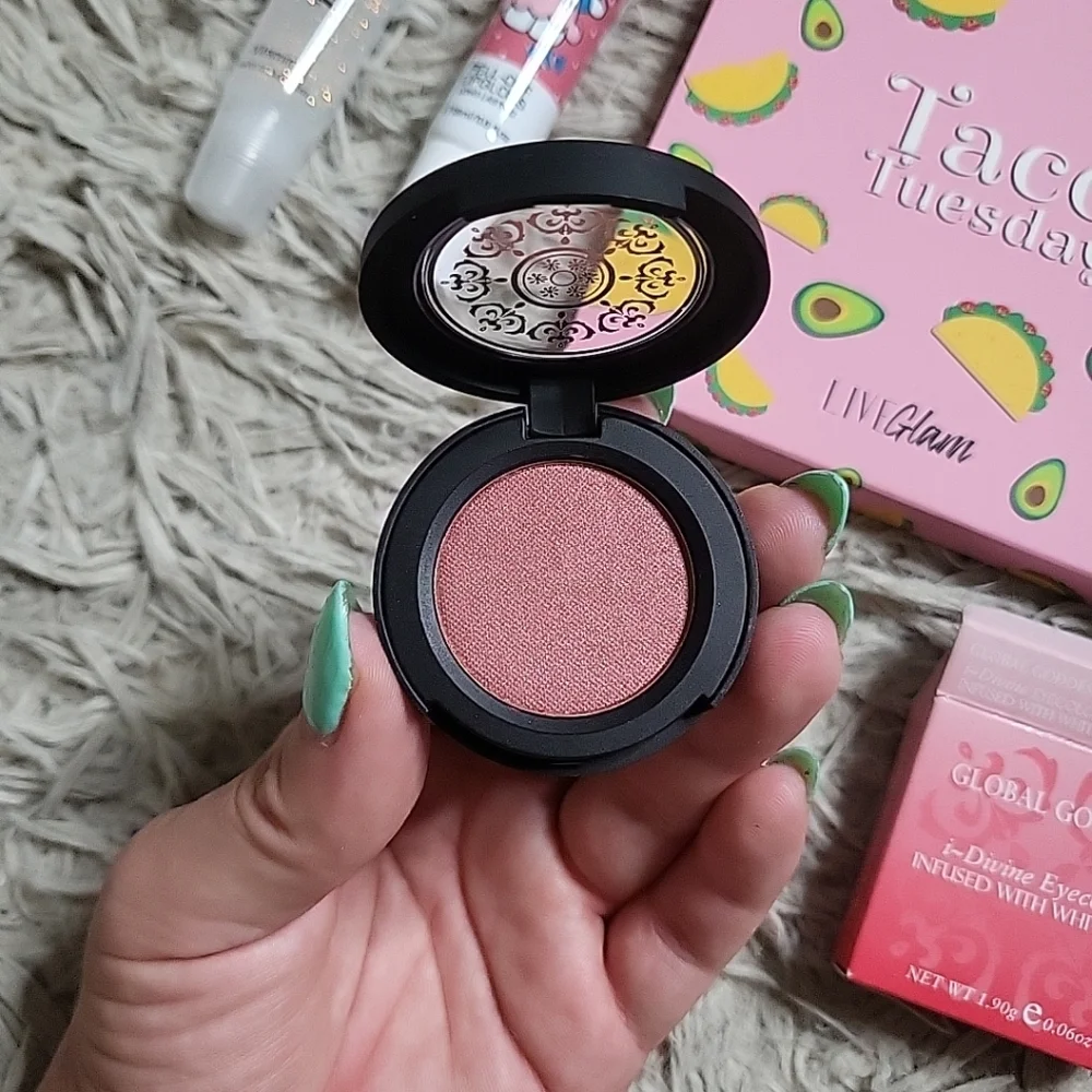 Beauty Bundle Taco Tuesday Eyeshadow Palette Clinique Moisture Surge Lips Eyes ✨